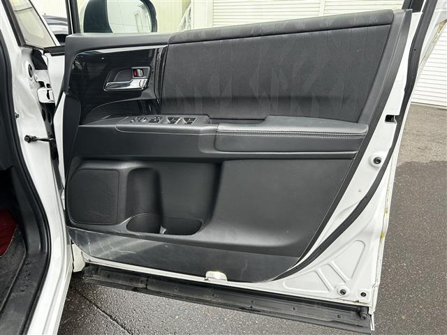 オデッセイ アブソルート・ホンダセンシング　ワンオーナー　純正９インチプレミアムインターナビ　バックカメラ　フルセグＴＶ　フリップダウンモニター　両側パワースライドドア　運転席パワーシート　純正エンジンスターター（36枚目）