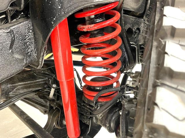 XG ハニカムメッシュグリル ゼロワンハイパー ヨコハマジオランダーM/T ピラーガーニッシュ フロントアンダーガード FARMリフトアップコイル FARMラテラルロット フォグライト アンダーシート(33枚目)
