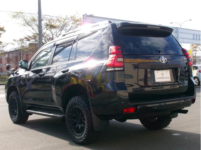 ランドクルーザープラド ＴＸ　Ｌパッケージ　マットブラックエディション　４ＷＤ　衝突被害軽減ブレーキ　純正ドライブレコーダー　アダプティブクルーズコントロール　ブラックレザーシート　前席パワーシート　オートハイビーム　ヘッドライトウォッシャー　シートヒーター（7枚目）