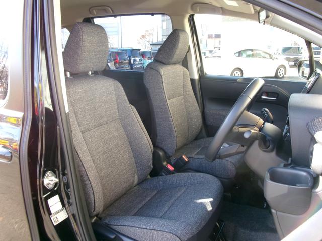 シエンタ ハイブリッドＺ　４ＷＤ　衝突被害軽減ブレーキ　オートクルーズコントロール　寒冷地仕様　パノラミックビューモニター　ブラインドスポットモニター　オートハイビーム　横滑り防止装置　ＵＳＢ－Ｃ　スペアキー　ＥＴＣ（12枚目）