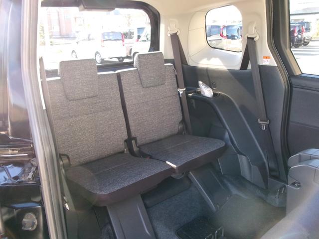 シエンタ ハイブリッドＺ　４ＷＤ　衝突被害軽減ブレーキ　オートクルーズコントロール　寒冷地仕様　パノラミックビューモニター　ブラインドスポットモニター　オートハイビーム　横滑り防止装置　ＵＳＢ－Ｃ　スペアキー　ＥＴＣ（32枚目）