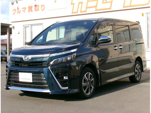 ヴォクシー ＺＳ　煌　４ＷＤ　衝突被害軽減ブレーキ　純正エンジンスターター　レーン逸脱警報　クルーズコントロール　横滑り防止装置　寒冷地仕様　オートハイビーム　両側パワースライドドア　ＥＴＣ　アイドリングストップ　スペアキ（4枚目）