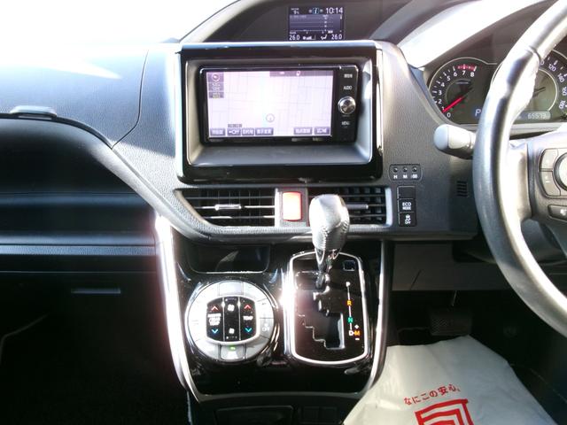 ヴォクシー ＺＳ　煌　４ＷＤ　衝突被害軽減ブレーキ　純正エンジンスターター　レーン逸脱警報　クルーズコントロール　横滑り防止装置　寒冷地仕様　オートハイビーム　両側パワースライドドア　ＥＴＣ　アイドリングストップ　スペアキ（14枚目）