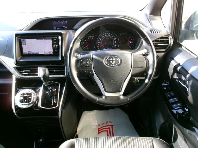 ヴォクシー ＺＳ　煌　４ＷＤ　衝突被害軽減ブレーキ　純正エンジンスターター　レーン逸脱警報　クルーズコントロール　横滑り防止装置　寒冷地仕様　オートハイビーム　両側パワースライドドア　ＥＴＣ　アイドリングストップ　スペアキ（17枚目）