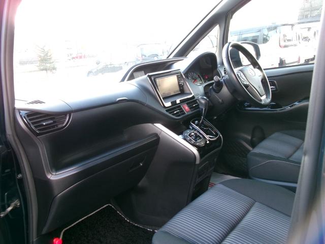 ヴォクシー ＺＳ　煌　４ＷＤ　衝突被害軽減ブレーキ　純正エンジンスターター　レーン逸脱警報　クルーズコントロール　横滑り防止装置　寒冷地仕様　オートハイビーム　両側パワースライドドア　ＥＴＣ　アイドリングストップ　スペアキ（26枚目）
