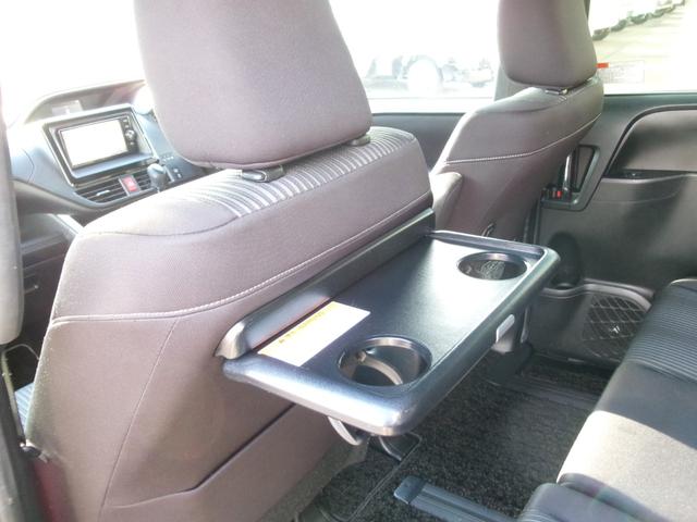 ヴォクシー ＺＳ　煌　４ＷＤ　衝突被害軽減ブレーキ　純正エンジンスターター　レーン逸脱警報　クルーズコントロール　横滑り防止装置　寒冷地仕様　オートハイビーム　両側パワースライドドア　ＥＴＣ　アイドリングストップ　スペアキ（28枚目）