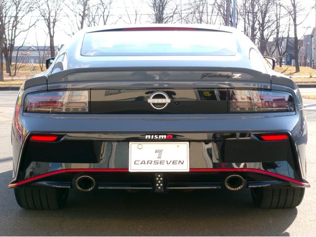 フェアレディＺ ニスモ　専用１９インチＲＡＹＳ製鍛造ホイール　ステルスグレーＩＩ　純正ドライブレコーダー　クルーズコントロール　パドルシフト　横滑り防止装置　ニスモレカロシート　純正ナビ　ＴＶ　バックカメラ　ＢＯＳＥスピーカ（9枚目）