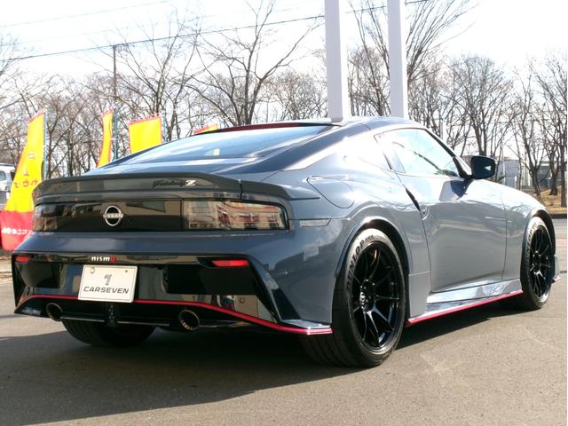 フェアレディＺ ニスモ　専用１９インチＲＡＹＳ製鍛造ホイール　ステルスグレーＩＩ　純正ドライブレコーダー　クルーズコントロール　パドルシフト　横滑り防止装置　ニスモレカロシート　純正ナビ　ＴＶ　バックカメラ　ＢＯＳＥスピーカ（10枚目）