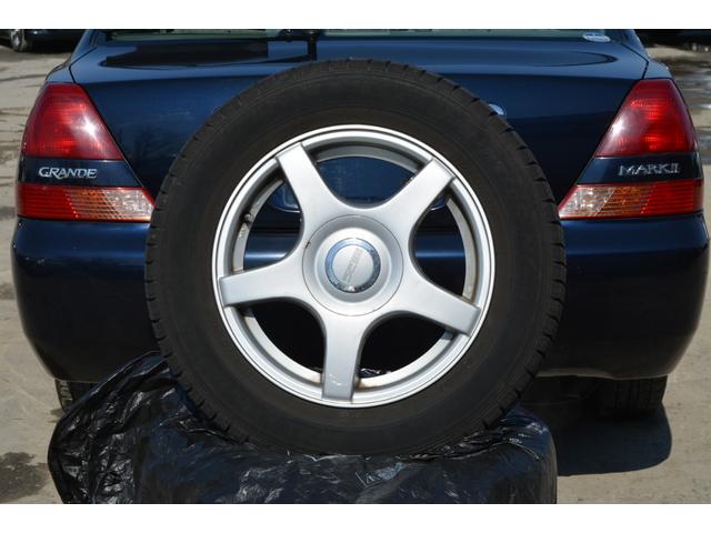 グランデFour Sパッケージ 4WD スタッドレスタイヤ(19枚目)