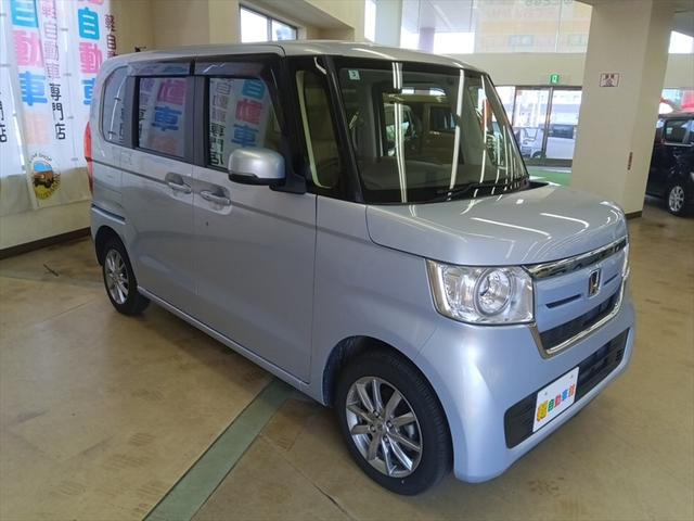 Ｎ－ＢＯＸ Ｇ　４ＷＤ　シートヒーター　スマートキー　エンジンスターター　ＥＴＣ　ＣＤ　横滑り防止装置　アイドリングストップ　ミラーヒーター　ＬＥＤヘッドライト　ＡＢＳ　社外アルミホイール（4枚目）