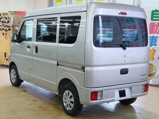 エブリイ 　届出済未使用車　４ＷＤ　衝突軽減ブレーキ　シートヒーター　ミラーヒーター　キーレス　アイドリングストップ　ＬＥＤヘッドライト　誤発進抑制装置　横滑り防止装置　ＡＢＳ　フル装備　Ｗエアバッグ（5枚目）