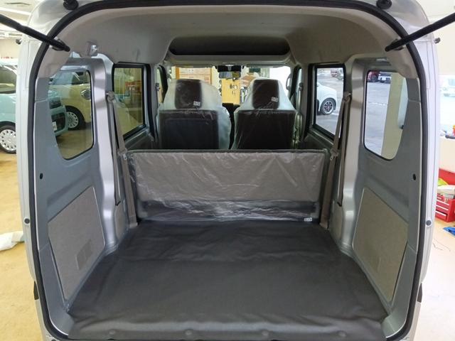 エブリイ 　届出済未使用車　４ＷＤ　衝突軽減ブレーキ　シートヒーター　ミラーヒーター　キーレス　アイドリングストップ　ＬＥＤヘッドライト　誤発進抑制装置　横滑り防止装置　ＡＢＳ　フル装備　Ｗエアバッグ（13枚目）