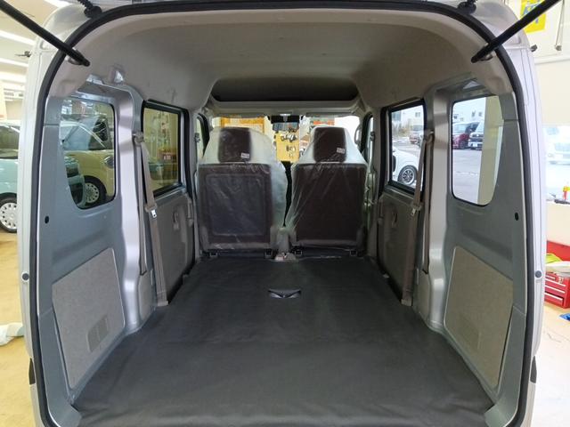エブリイ 　届出済未使用車　４ＷＤ　衝突軽減ブレーキ　シートヒーター　ミラーヒーター　キーレス　アイドリングストップ　ＬＥＤヘッドライト　誤発進抑制装置　横滑り防止装置　ＡＢＳ　フル装備　Ｗエアバッグ（15枚目）
