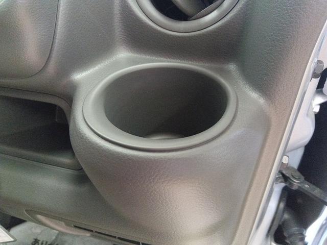 エブリイ 　届出済未使用車　４ＷＤ　衝突軽減ブレーキ　シートヒーター　ミラーヒーター　キーレス　アイドリングストップ　ＬＥＤヘッドライト　誤発進抑制装置　横滑り防止装置　ＡＢＳ　フル装備　Ｗエアバッグ（32枚目）