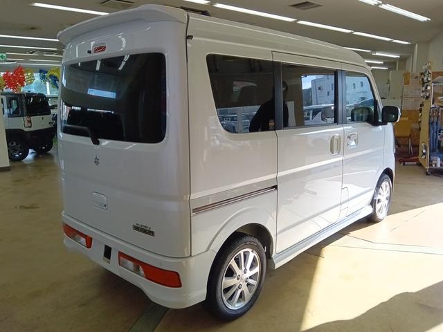 エブリイワゴン ＰＺターボスペシャル　ハイルーフ　届出済未使用車　４ＷＤ　衝突軽減ブレーキ　両側パワースライドドア　スマートキー　アイドリングストップ　シートヒーター　ミラーヒーター　純正アルミホイール　誤発進抑制装置　横滑り防止装置（3枚目）