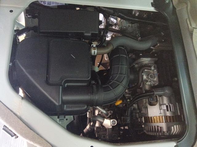 エブリイワゴン ＰＺターボスペシャル　ハイルーフ　届出済未使用車　４ＷＤ　衝突軽減ブレーキ　両側パワースライドドア　スマートキー　アイドリングストップ　シートヒーター　ミラーヒーター　純正アルミホイール　誤発進抑制装置　横滑り防止装置（8枚目）