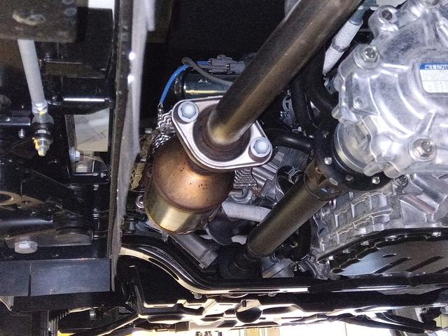 エブリイワゴン ＰＺターボスペシャル　ハイルーフ　届出済未使用車　４ＷＤ　衝突軽減ブレーキ　両側パワースライドドア　スマートキー　アイドリングストップ　シートヒーター　ミラーヒーター　純正アルミホイール　誤発進抑制装置　横滑り防止装置（36枚目）