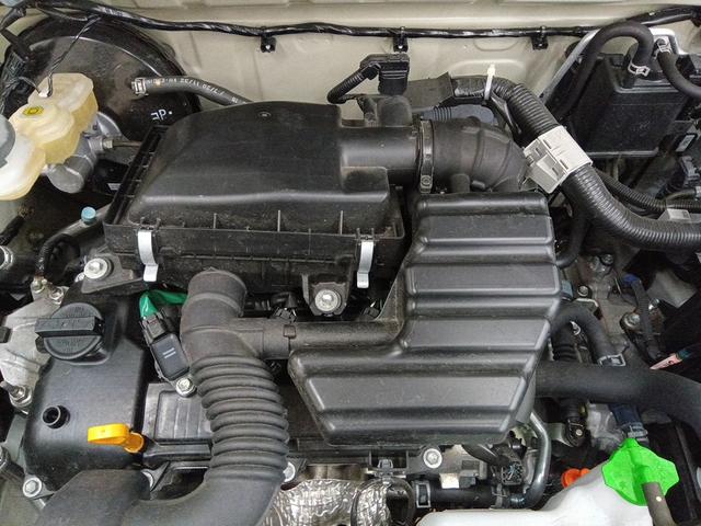 キャロル ＧＬ　４ＷＤ　衝突レーダーブレーキ　社外ナビ　左右シートヒーター　横滑防止装置　ＢＴオーディオ　ハイビームアシスト　ＡＢＳ　Ａライト　ＥＴＣ付き　車線逸脱警報システム　ソナー　キーレスエントリーキー（7枚目）