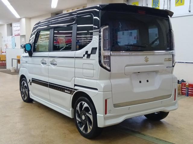 スペーシアカスタム ハイブリッドＸＳターボ　全方位モニター付社外９インチナビＴＶ　スズキコネクト　　衝突軽減ブレーキ　Ｂｌｕｅｔｏｏｔｈ　全方位カメラ・バックカメラ　両側パワースライドドア　ＥＴＣ　シートヒーター　４ＷＤ（4枚目）