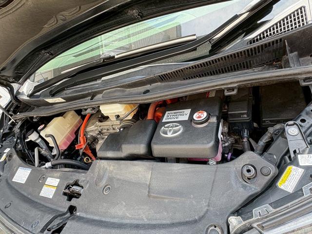 アルファードハイブリッド ＳＲ　Ｃパッケージ　４ＷＤ　ツインルーフ　オートクルーズ　両側パワースライドドア　ＬＥＤヘッド　２０インチアルミ　盗難防止システム　衝突安全ボディ　ＡＢＳ　ＥＳＣ　純正マルチナビ　プレミアムシート　オットマン　ドラレコ（4枚目）