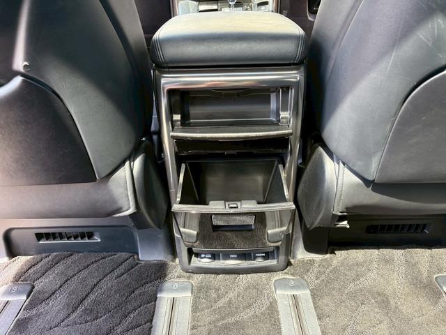 アルファードハイブリッド ＳＲ　Ｃパッケージ　４ＷＤ　ツインルーフ　オートクルーズ　両側パワースライドドア　ＬＥＤヘッド　２０インチアルミ　盗難防止システム　衝突安全ボディ　ＡＢＳ　ＥＳＣ　純正マルチナビ　プレミアムシート　オットマン　ドラレコ（53枚目）