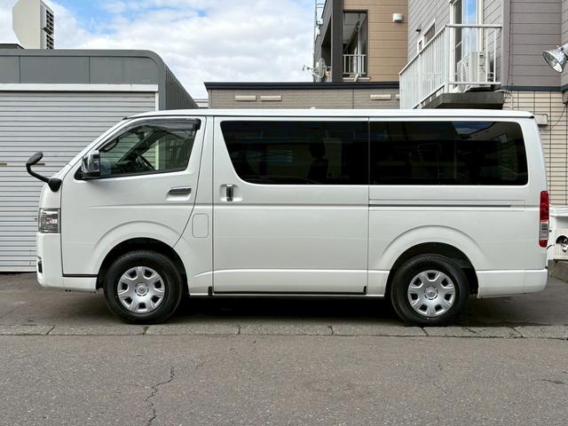 ハイエースバン DターボスーパーGLダークプライムS 4WD 寒冷地仕様 寒冷地仕様 純正マット バイザー エンスタ デジタルインナーミラー 両側パワースライド ステアスイッチ 100V電源 リヤヒーター(13枚目)