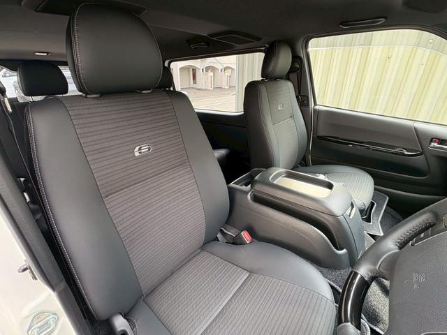 ハイエースバン DターボスーパーGLダークプライムS 4WD 寒冷地仕様 寒冷地仕様 純正マット バイザー エンスタ デジタルインナーミラー 両側パワースライド ステアスイッチ 100V電源 リヤヒーター(24枚目)