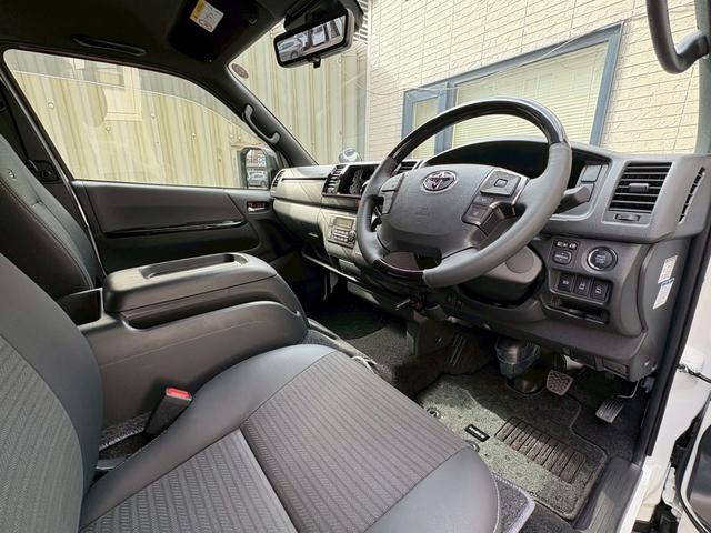ハイエースバン DターボスーパーGLダークプライムS 4WD 寒冷地仕様 寒冷地仕様 純正マット バイザー エンスタ デジタルインナーミラー 両側パワースライド ステアスイッチ 100V電源 リヤヒーター(25枚目)