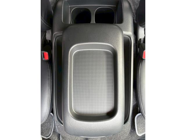 ハイエースバン DターボスーパーGLダークプライムS 4WD 寒冷地仕様 寒冷地仕様 純正マット バイザー エンスタ デジタルインナーミラー 両側パワースライド ステアスイッチ 100V電源 リヤヒーター(40枚目)