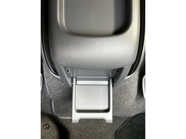 ハイエースバン DターボスーパーGLダークプライムS 4WD 寒冷地仕様 寒冷地仕様 純正マット バイザー エンスタ デジタルインナーミラー 両側パワースライド ステアスイッチ 100V電源 リヤヒーター(41枚目)