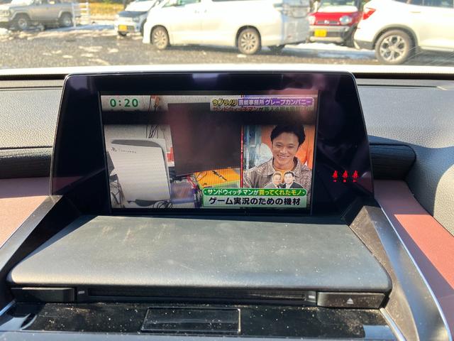 クラウンハイブリッド Ｓ　Ｃパッケージ　Ｆｏｕｒ　４ＷＤ　ドライブレコーダー　クリアランスソナー　レーンアシスト　オートクルーズコントロール　パークアシスト　衝突被害軽減システム　バックカメラ　ナビ　ＴＶ　アルミホイール　オートマチックハイビーム（5枚目）