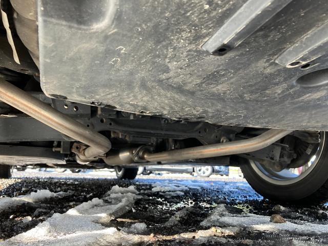 クラウンハイブリッド Ｓ　Ｃパッケージ　Ｆｏｕｒ　４ＷＤ　ドライブレコーダー　クリアランスソナー　レーンアシスト　オートクルーズコントロール　パークアシスト　衝突被害軽減システム　バックカメラ　ナビ　ＴＶ　アルミホイール　オートマチックハイビーム（28枚目）