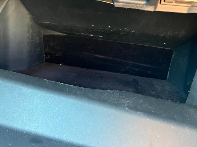 クラウンハイブリッド Ｓ　Ｃパッケージ　Ｆｏｕｒ　４ＷＤ　ドライブレコーダー　クリアランスソナー　レーンアシスト　オートクルーズコントロール　パークアシスト　衝突被害軽減システム　バックカメラ　ナビ　ＴＶ　アルミホイール　オートマチックハイビーム（34枚目）