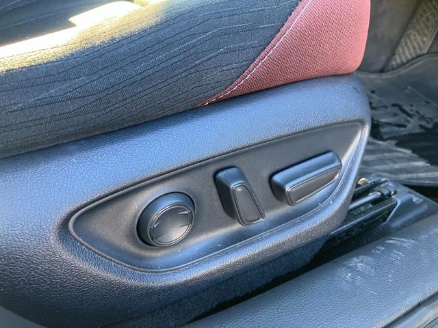 クラウンハイブリッド Ｓ　Ｃパッケージ　Ｆｏｕｒ　４ＷＤ　ドライブレコーダー　クリアランスソナー　レーンアシスト　オートクルーズコントロール　パークアシスト　衝突被害軽減システム　バックカメラ　ナビ　ＴＶ　アルミホイール　オートマチックハイビーム（36枚目）