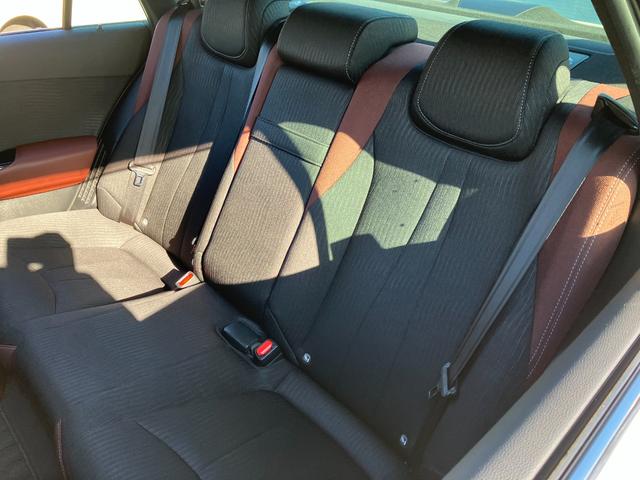 クラウンハイブリッド Ｓ　Ｃパッケージ　Ｆｏｕｒ　４ＷＤ　ドライブレコーダー　クリアランスソナー　レーンアシスト　オートクルーズコントロール　パークアシスト　衝突被害軽減システム　バックカメラ　ナビ　ＴＶ　アルミホイール　オートマチックハイビーム（45枚目）