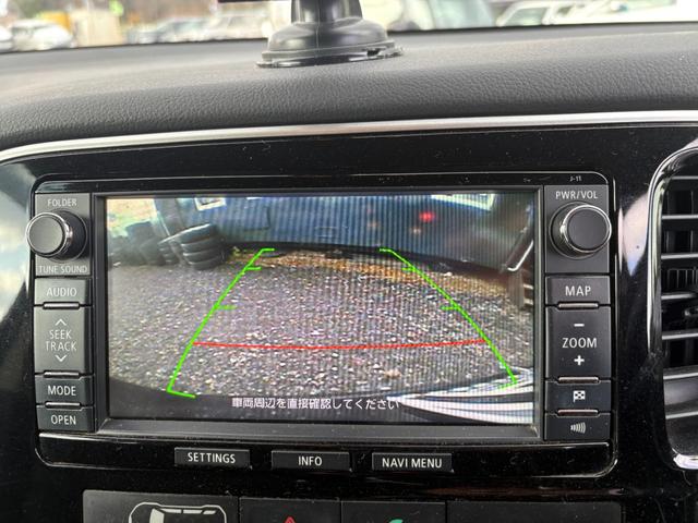 アウトランダーＰＨＥＶ Ｇナビパッケージ　４ＷＤ　ＥＴＣ　バックカメラ　オートクルーズコントロール　レーンアシスト　衝突被害軽減システム　ナビ　ＴＶ　オートライト　ＨＩＤ　電動リアゲート　アルミホイール　スマートキー　アイドリングストップ（4枚目）