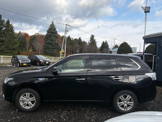 アウトランダーＰＨＥＶ Ｇナビパッケージ　４ＷＤ　ＥＴＣ　バックカメラ　オートクルーズコントロール　レーンアシスト　衝突被害軽減システム　ナビ　ＴＶ　オートライト　ＨＩＤ　電動リアゲート　アルミホイール　スマートキー　アイドリングストップ（15枚目）