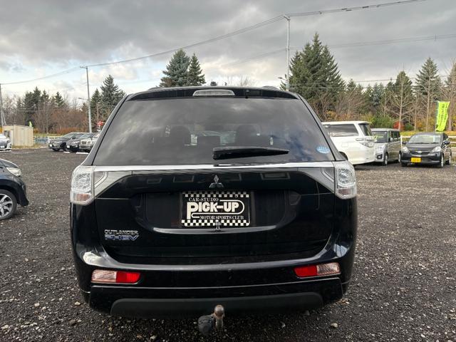 アウトランダーＰＨＥＶ Ｇナビパッケージ　４ＷＤ　ＥＴＣ　バックカメラ　オートクルーズコントロール　レーンアシスト　衝突被害軽減システム　ナビ　ＴＶ　オートライト　ＨＩＤ　電動リアゲート　アルミホイール　スマートキー　アイドリングストップ（16枚目）