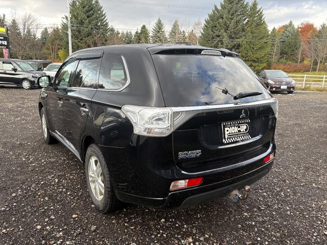 アウトランダーＰＨＥＶ Ｇナビパッケージ　４ＷＤ　ＥＴＣ　バックカメラ　オートクルーズコントロール　レーンアシスト　衝突被害軽減システム　ナビ　ＴＶ　オートライト　ＨＩＤ　電動リアゲート　アルミホイール　スマートキー　アイドリングストップ（18枚目）