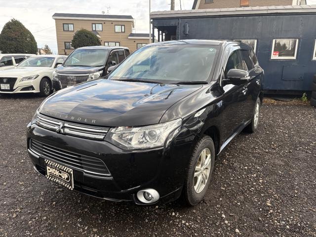 アウトランダーＰＨＥＶ Ｇナビパッケージ　４ＷＤ　ＥＴＣ　バックカメラ　オートクルーズコントロール　レーンアシスト　衝突被害軽減システム　ナビ　ＴＶ　オートライト　ＨＩＤ　電動リアゲート　アルミホイール　スマートキー　アイドリングストップ（26枚目）