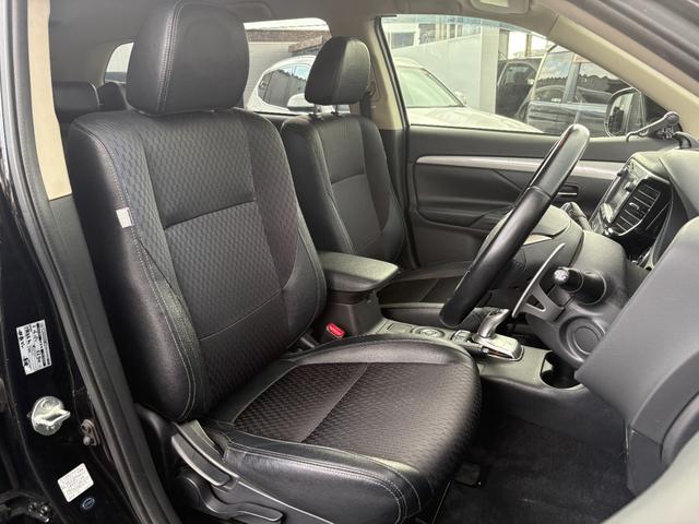 アウトランダーＰＨＥＶ Ｇナビパッケージ　４ＷＤ　ＥＴＣ　バックカメラ　オートクルーズコントロール　レーンアシスト　衝突被害軽減システム　ナビ　ＴＶ　オートライト　ＨＩＤ　電動リアゲート　アルミホイール　スマートキー　アイドリングストップ（27枚目）