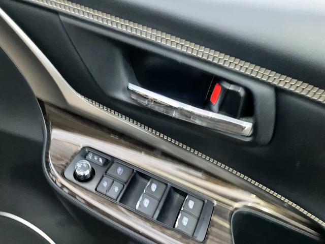 ハリアー エレガンス　４ＷＤ　ＥＴＣ　パワーシート　アルミホイール　スマートキー　アイドリングストップ　電動格納ミラー　ＣＶＴ　盗難防止システム　衝突安全ボディ　ＡＢＳ　ＥＳＣ　エアコン　パワーステアリング（11枚目）