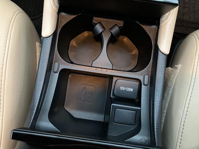 ハリアー エレガンス　４ＷＤ　ＥＴＣ　パワーシート　アルミホイール　スマートキー　アイドリングストップ　電動格納ミラー　ＣＶＴ　盗難防止システム　衝突安全ボディ　ＡＢＳ　ＥＳＣ　エアコン　パワーステアリング（24枚目）