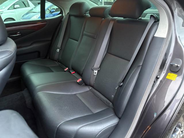LS LS460 Iパッケージ ETC クリアランスソナー オートクルーズコントロール バックカメラ TV オートライト HID サンルーフ AT シートエアコン スマートキー 電動格納ミラー 盗難防止システム パワーシート CD(24枚目)