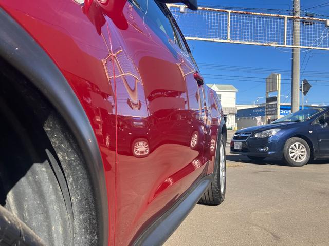 ジューク １６ＧＴ　ＦＯＵＲ　タイプＶ　４ＷＤ　ワンオーナー　夏純正ＡＷ　スタッドレス社外ＡＷ　切り替４ＷＤ　横滑り防止　ＭＴモード　ターボ　純正ナビ　ＴＶ　Ｂカメラ　Ｂｌｕｅｔｏｏｔｈ　インテリキー　Ｐスタート　ＥＴＣ　ＨＩＤ　禁煙車（5枚目）
