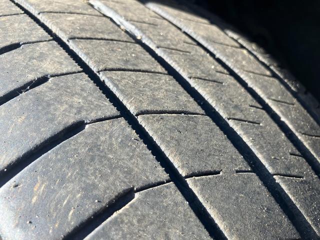 ジューク １６ＧＴ　ＦＯＵＲ　タイプＶ　４ＷＤ　ワンオーナー　夏純正ＡＷ　スタッドレス社外ＡＷ　切り替４ＷＤ　横滑り防止　ＭＴモード　ターボ　純正ナビ　ＴＶ　Ｂカメラ　Ｂｌｕｅｔｏｏｔｈ　インテリキー　Ｐスタート　ＥＴＣ　ＨＩＤ　禁煙車（25枚目）