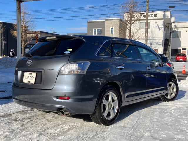 �g�c�c�i�r�A�a�J�����A�t�����g�J�������t���Ă܂��B�~�̐�R�Ō��ɂ������E�m�F�ɖ𗧂��܂��B