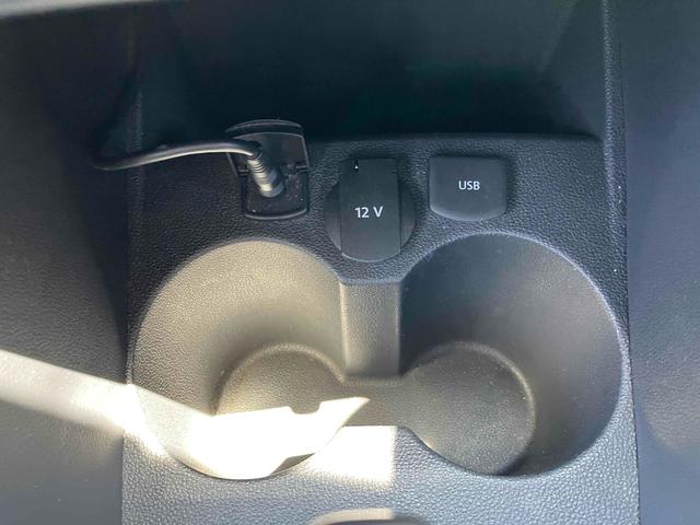 ポロ ＴＳＩコンフォートライン　ＥＴＣ　オートクルーズコントロール　アルミホイール　アイドリングストップ　電動格納ミラー　ＡＴ　盗難防止システム　ＡＢＳ　ＵＳＢ　エアコン　パワーステアリング　パワーウィンドウ　運転席エアバッグ（27枚目）