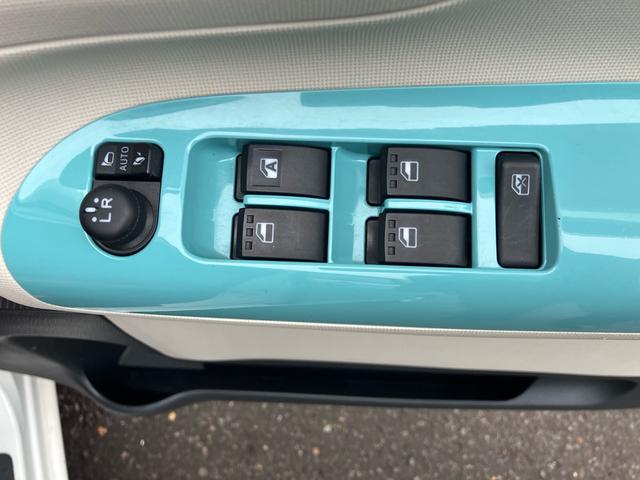 ムーヴキャンバス Ｘリミテッドメイクアップ　ＳＡＩＩ　４ＷＤ　ナビ　テレビ　バックカメラ　Ｂｌｕｅｔｏｏｔｈ　両側電動スライドドア　前後ドライブレコーダー　スマートキー　スペアキー有（8枚目）