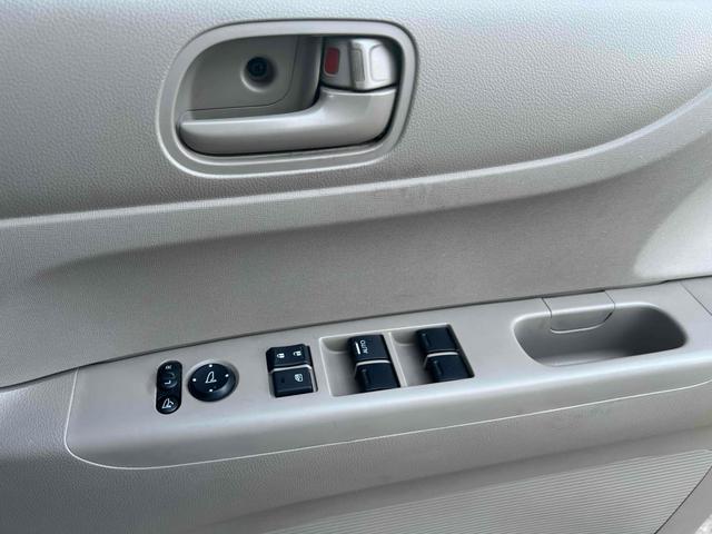 Ｎ－ＢＯＸ 　両側スライド・片側電動　スマートキー　アイドリングストップ　電動格納ミラー　ベンチシート　ＣＶＴ　盗難防止システム　ＡＢＳ　ＥＳＣ　ＣＤ　ミュージックプレイヤー接続可　アルミホイール　エアコン（8枚目）